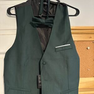 Men’s vest & bow tie size small